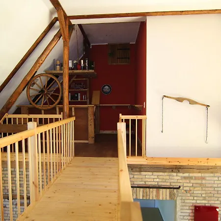 Ostsee-bauernhof-hocke